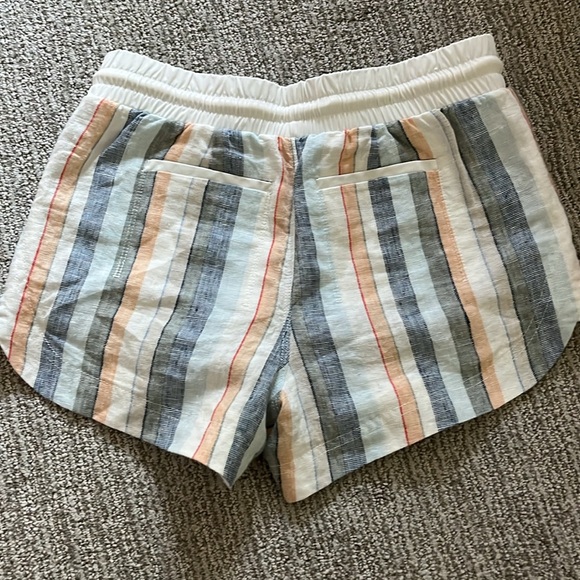Athleta linen shorts size 2 - Picture 3 of 3